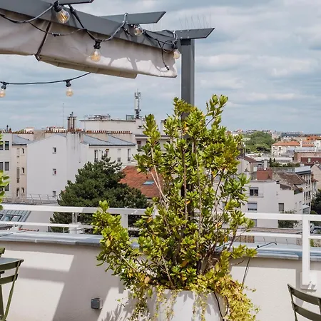 Veeve - Eyes Towards The Eiffel * Boulogne-Billancourt
